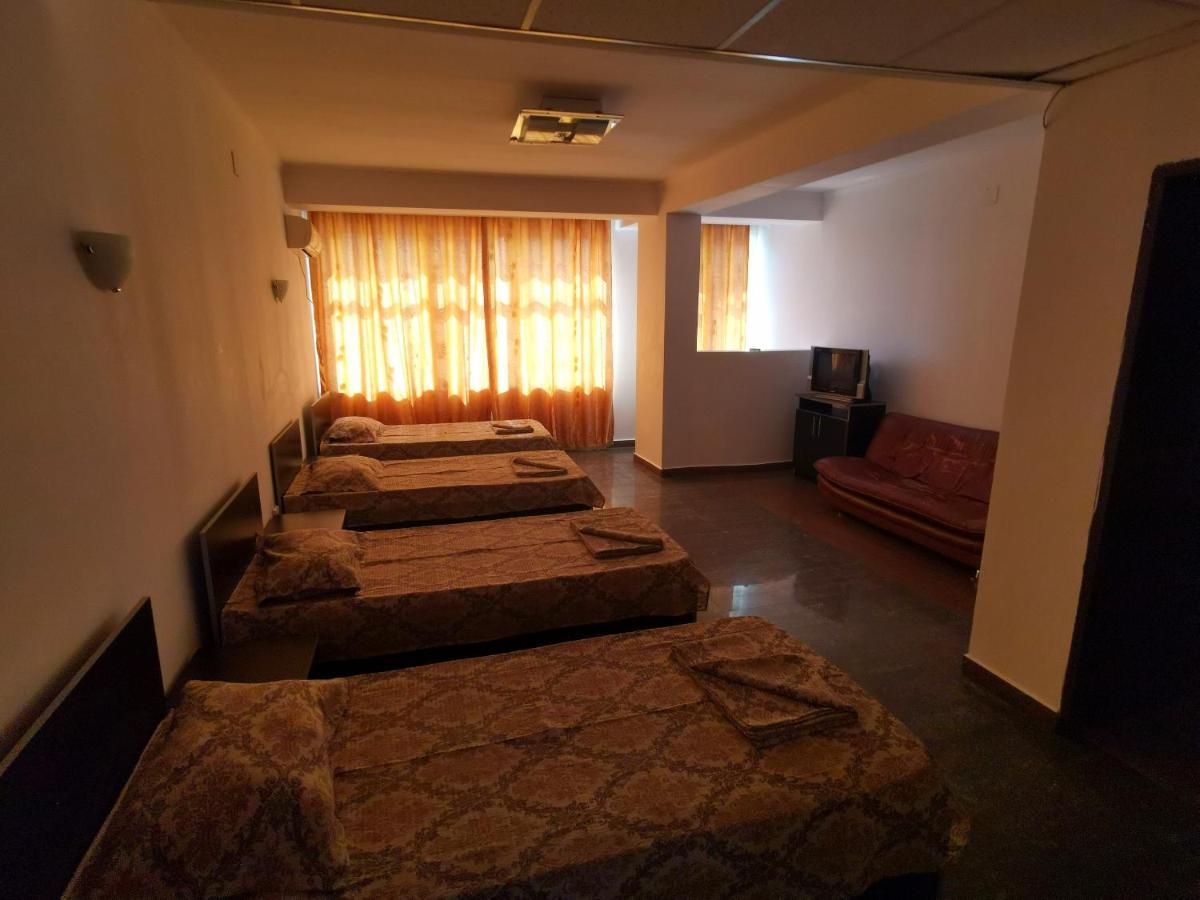 Hotel Dinastia Pitesti Exterior photo