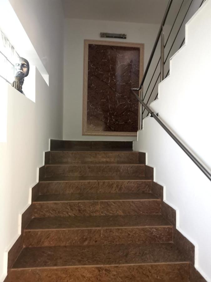 Hotel Dinastia Pitesti Exterior photo
