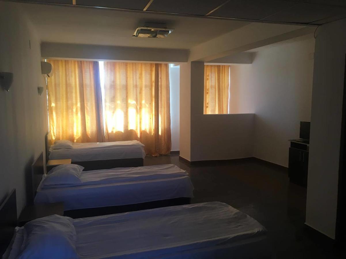 Hotel Dinastia Pitesti Exterior photo
