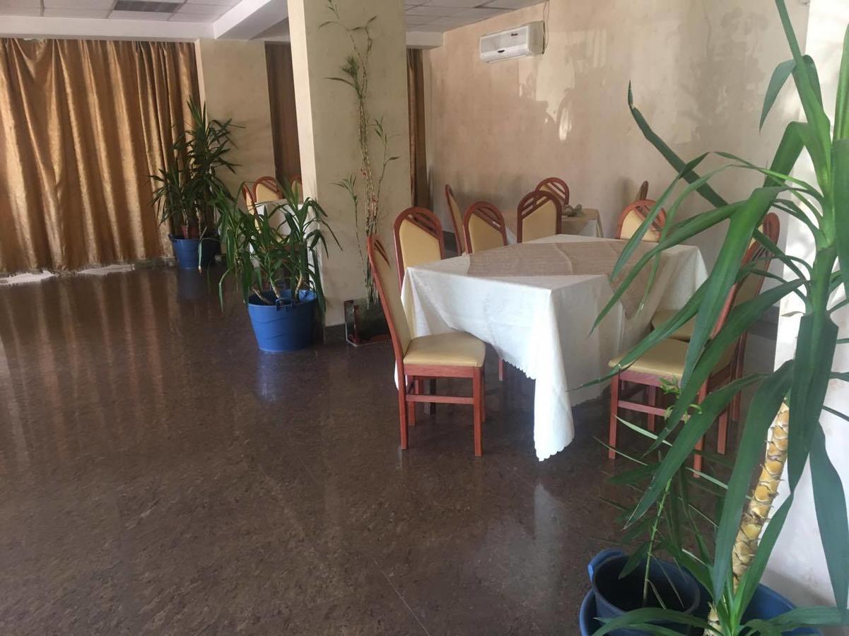 Hotel Dinastia Pitesti Exterior photo